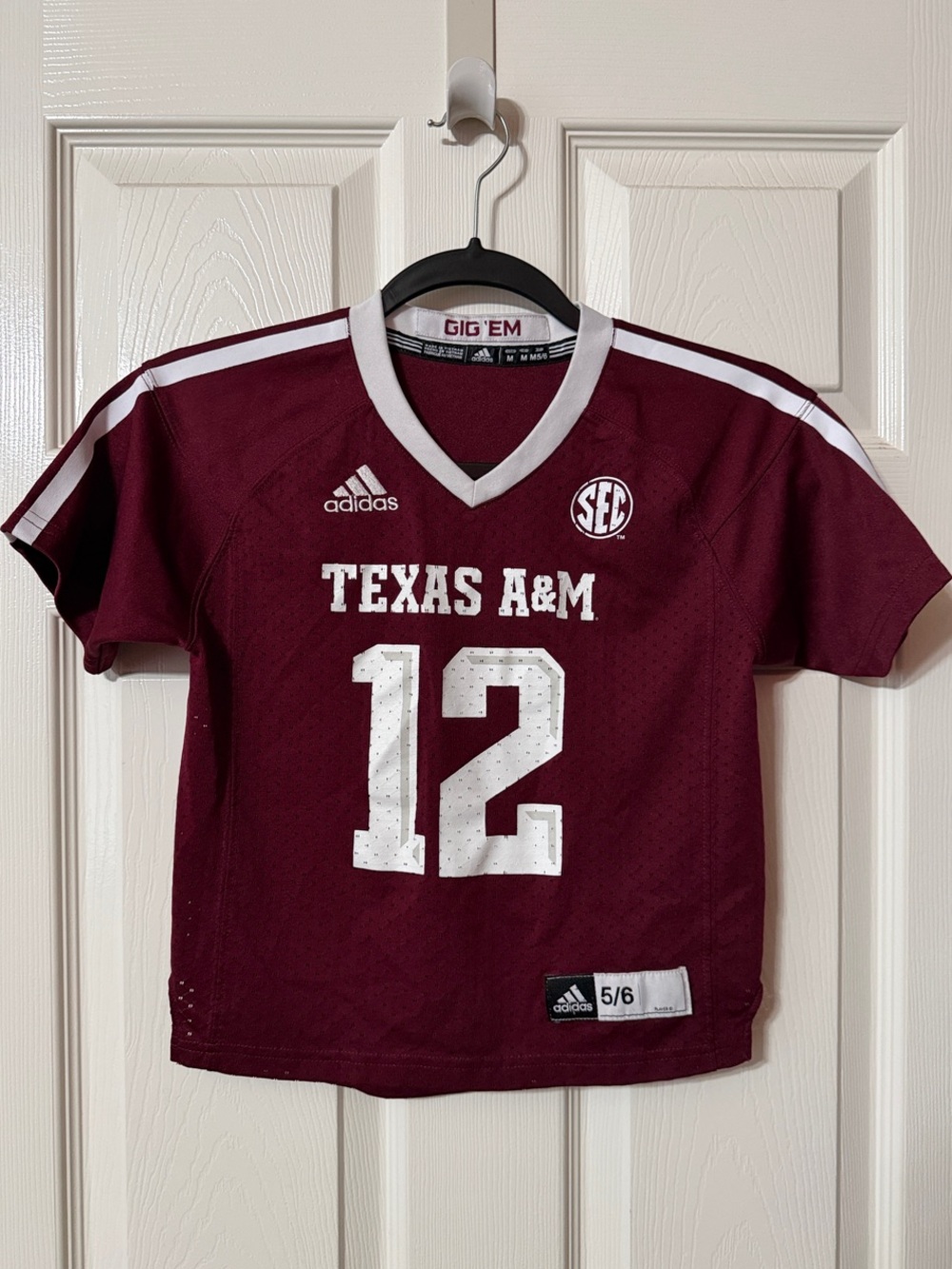 adidas Kids Size M (5/6) Texas A&M 12th Man Football Jersey with White Accet